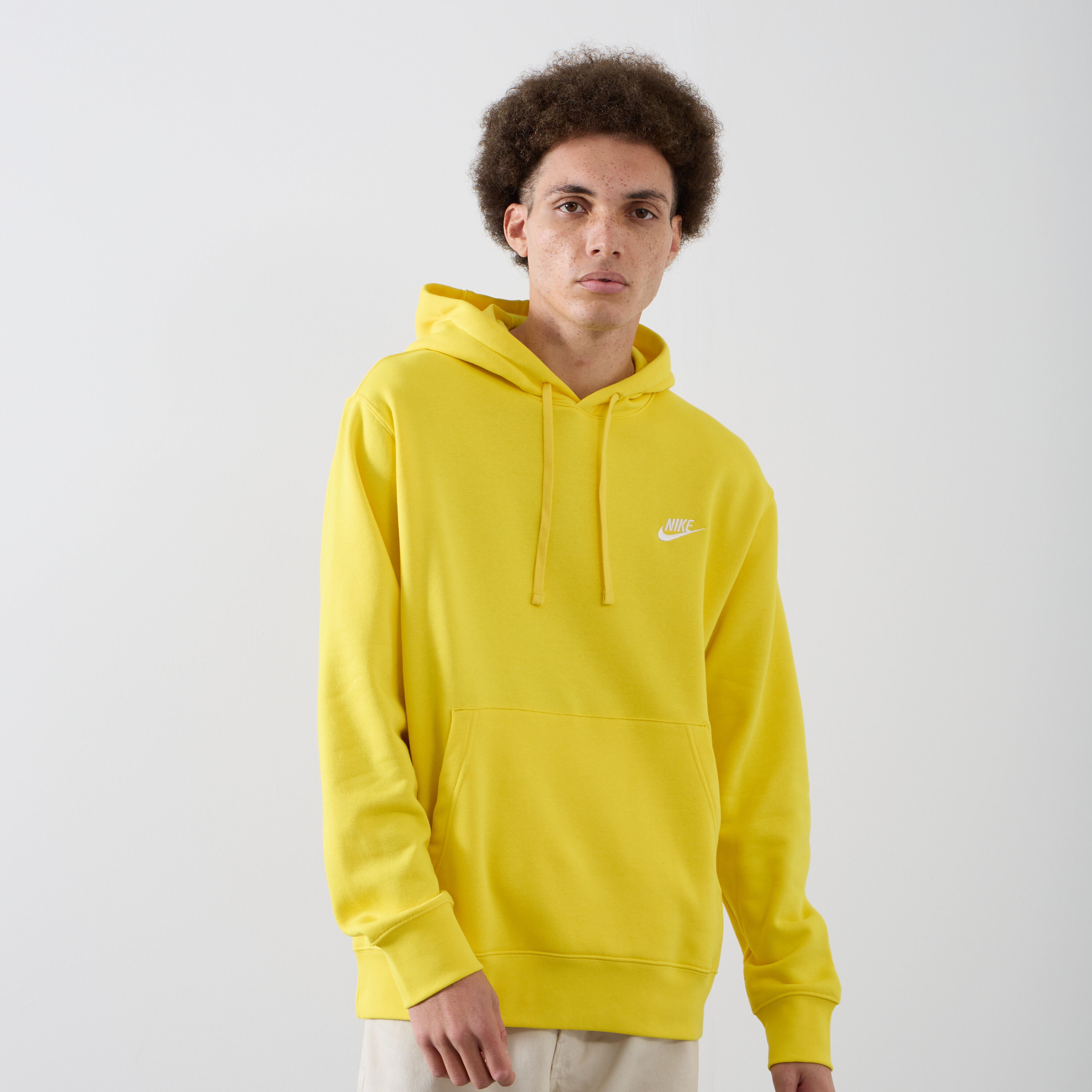 Nike felpa uomo shop giallo