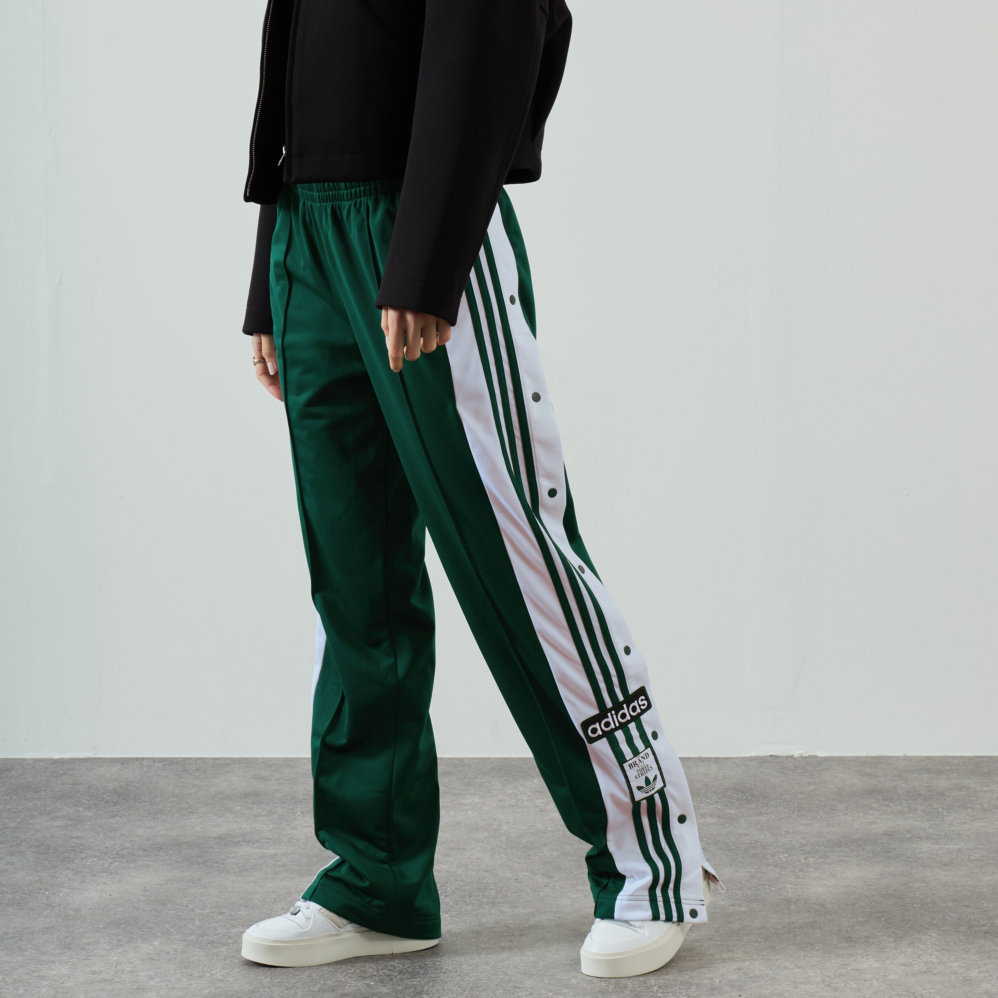 Adidas pantaloni online new arrivals
