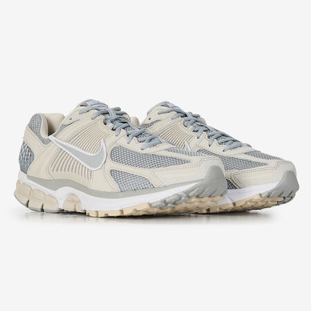 NIKE zoom vomero ZOOM VOMERO 5 SUEDE GRIGIO/BEIGE UOMO