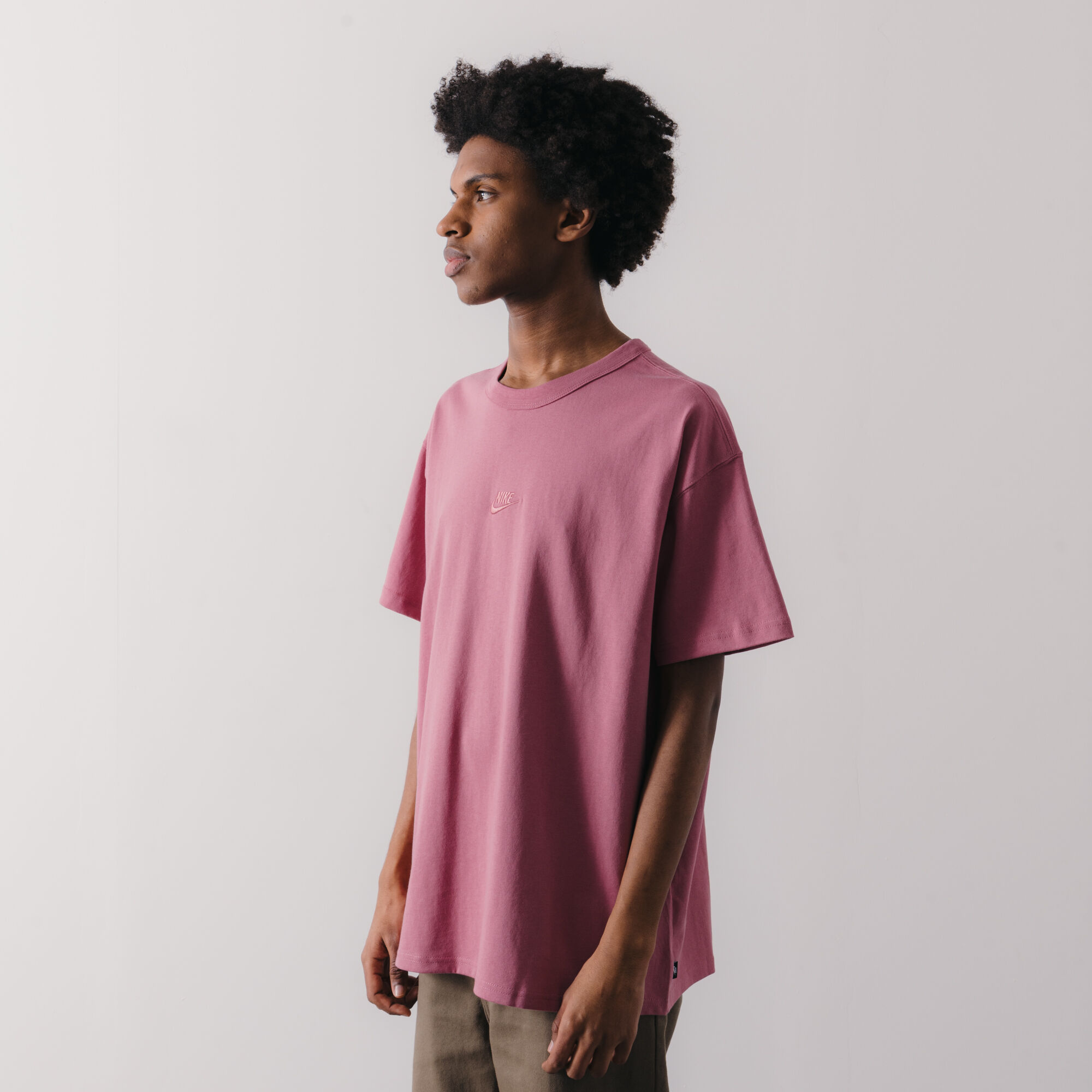 T shirt NIKE Uomo ROSA Collezione 2023 Acquista Online Courir