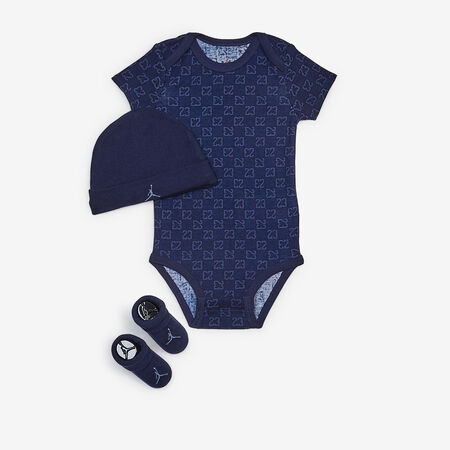 JORDAN 3 PC SET BODYSUIT HAT BOOTIE MONOGRAM MA NEONATO
