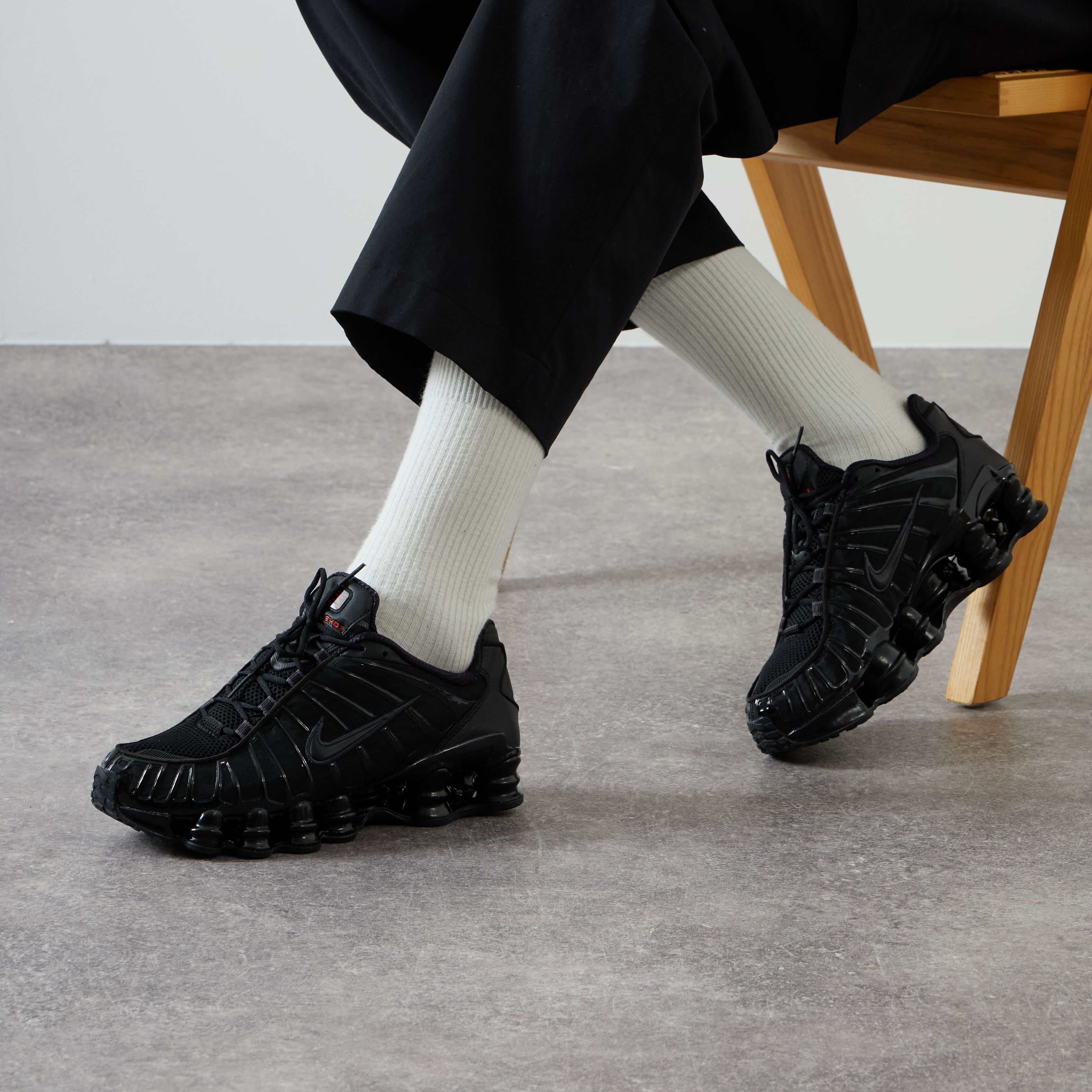 Nike shox uomo prezzi bassi on sale