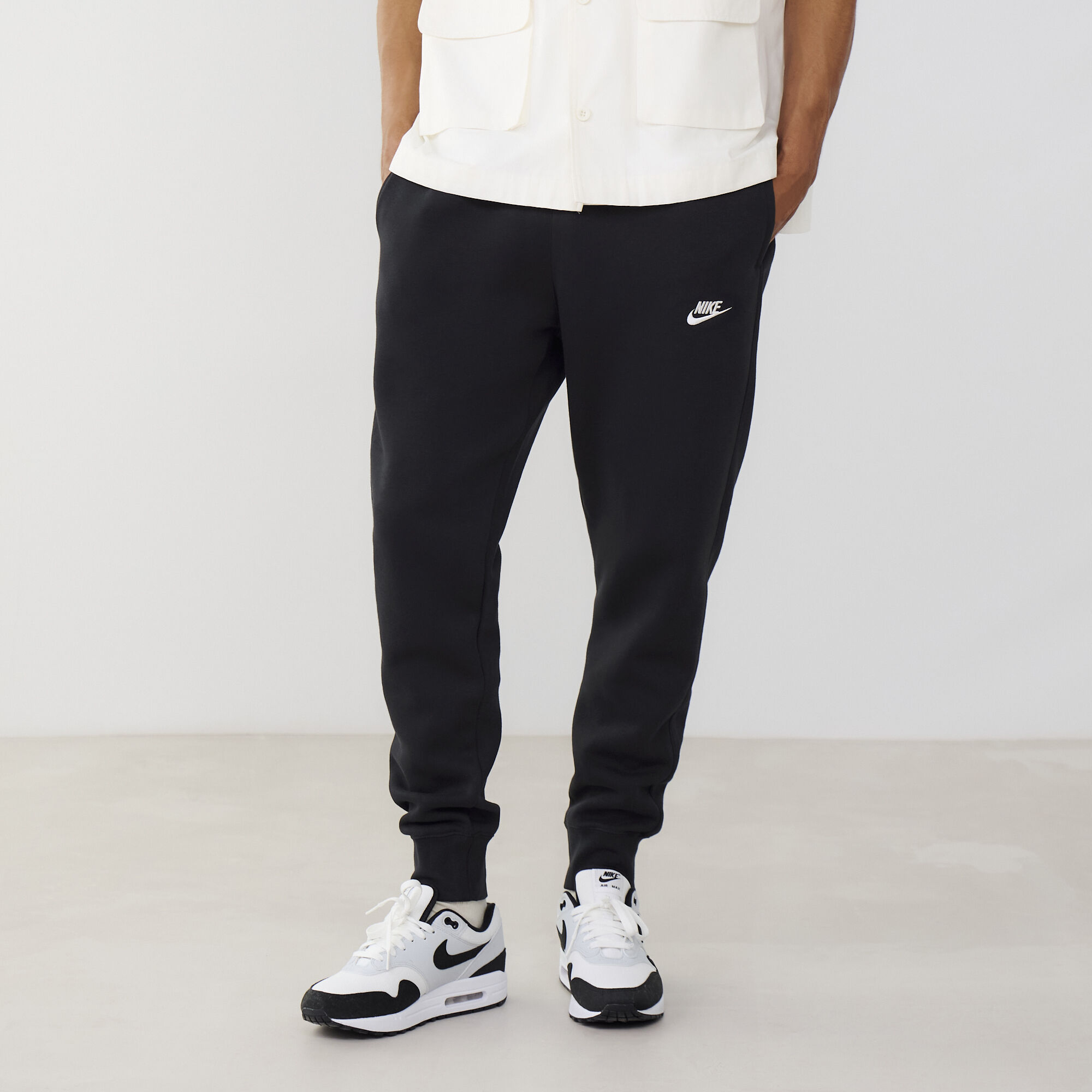 Pantaloni nike tuta stretti 2025