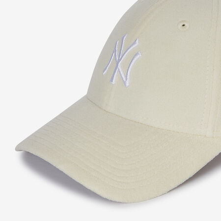 NEW ERA 9FORTY WOMEN NY SHERPA BEIGE/BIANCO UOMO