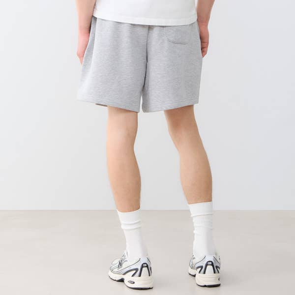 SHORT ESSENTIAL SMALL LOGO