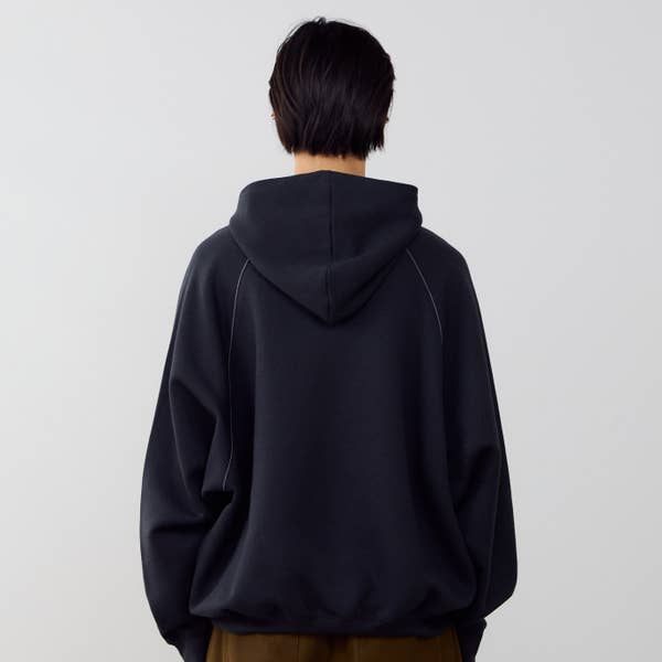 HOODIE LINEAR GRAPHIC
