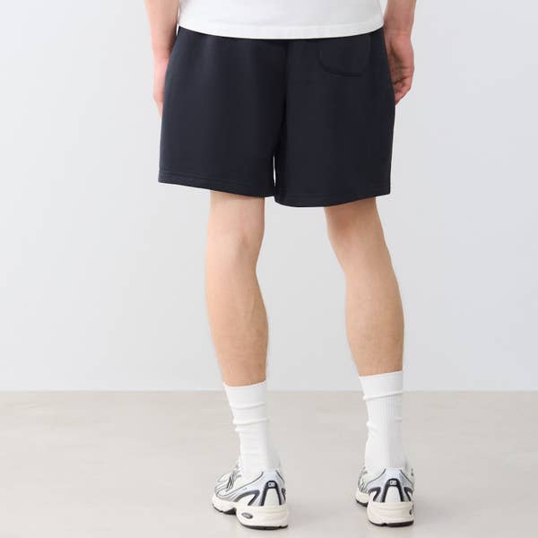 SHORT ESSENTIAL SMALL LOGO