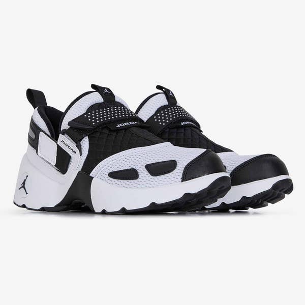 JORDAN TRUNNER LX