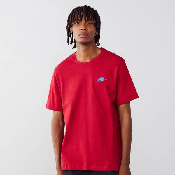 TEE SHIRT CLUB