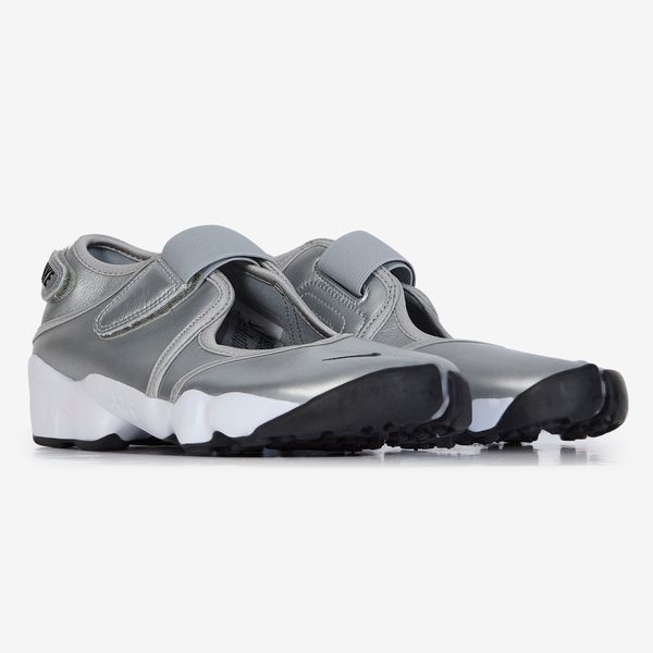 AIR RIFT