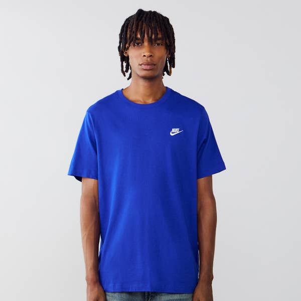TEE SHIRT CLUB