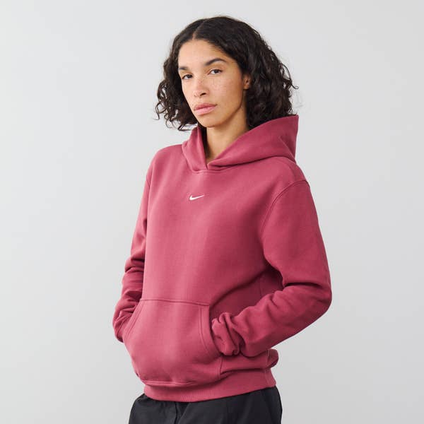 HOODIE STUDIO CENTERED LOGO