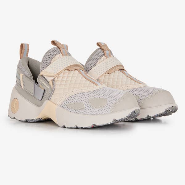 JORDAN TRUNNER LX