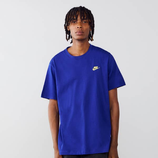 TEE SHIRT CLUB