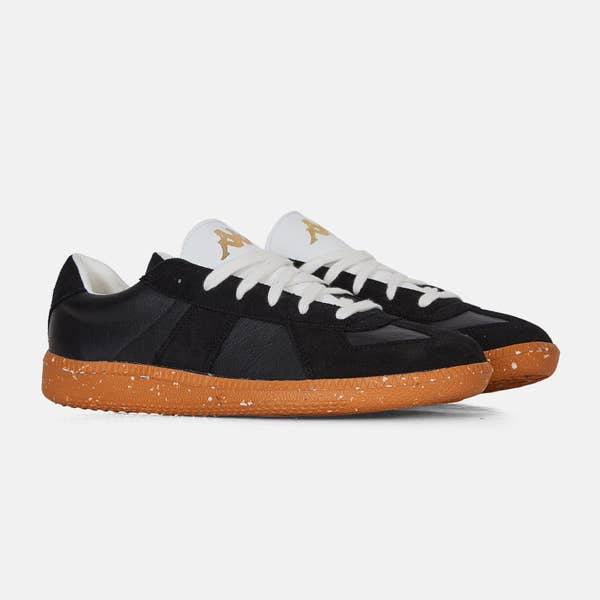 SOCCER TRAINER